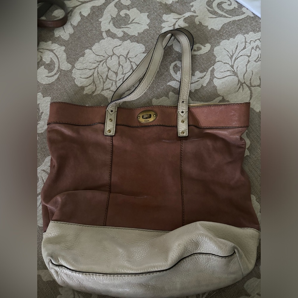 Fossil leather tote bag